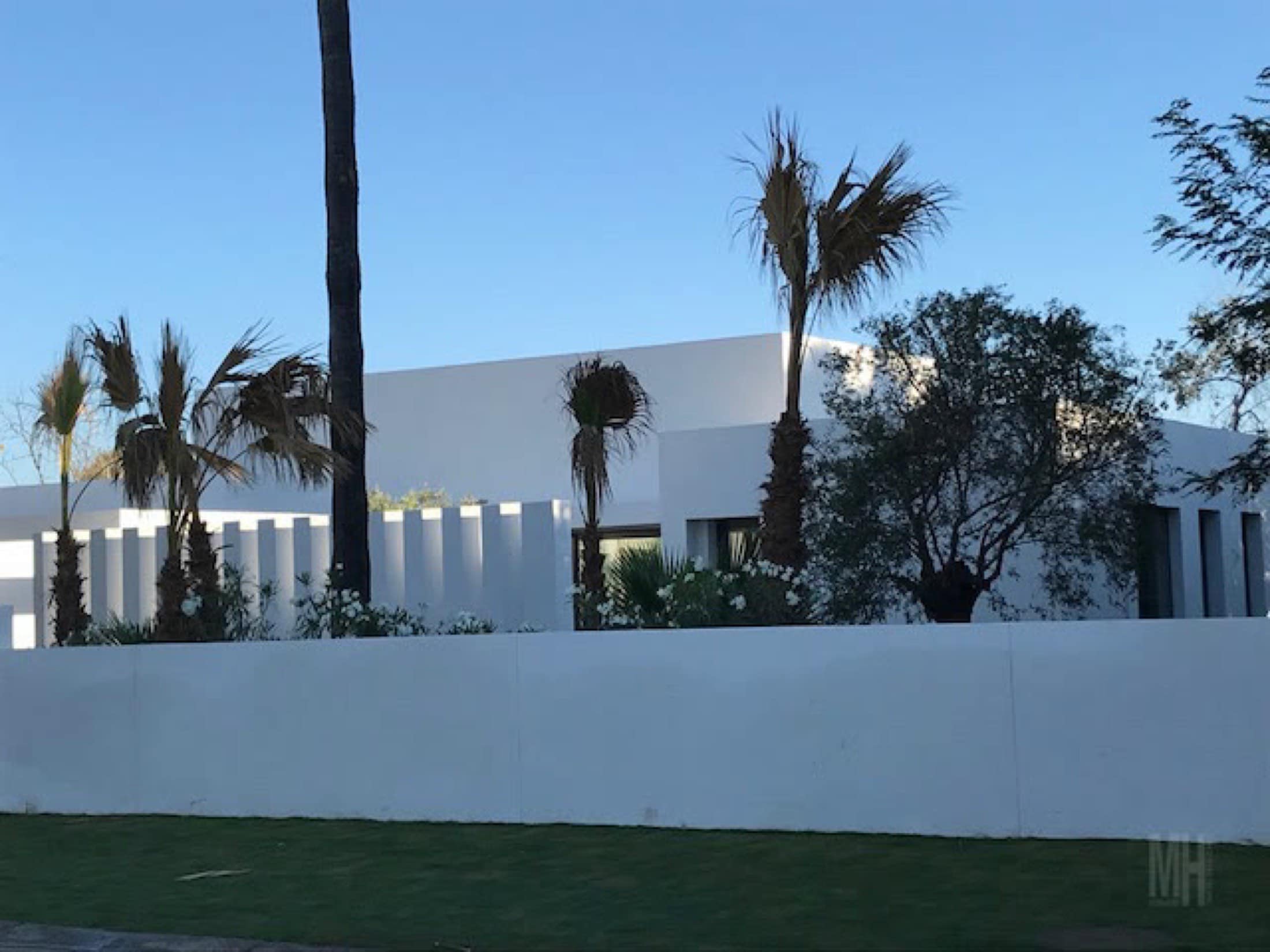 Paseo del Parque House contemporary facade